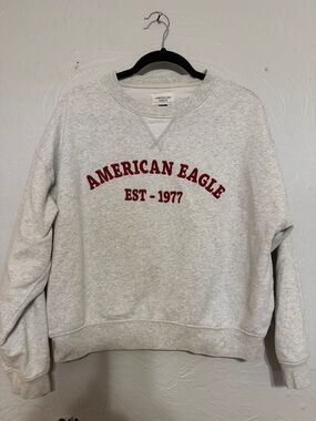 American eagle crewneck